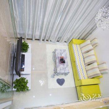 广州万万的家复式酒店提供图片