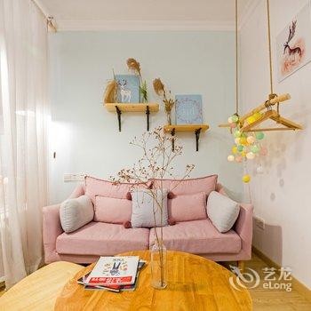 重庆笑眼千千普通公寓酒店提供图片