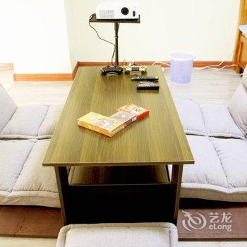 青岛E-MOD电竞公寓(西田村分店)酒店提供图片