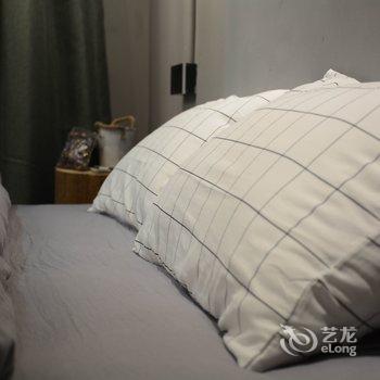 重庆请回答1993公寓(重庆大轰炸惨案遗址分店)酒店提供图片