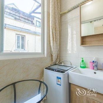 零点民宿(上海青少年科技探索馆店)酒店提供图片