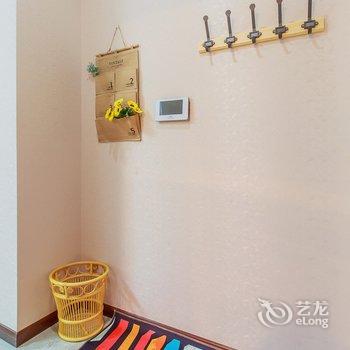 重庆翠湖小家—网红轻轨旁边江景房邻江看湖公寓(重庆天地分店)酒店提供图片