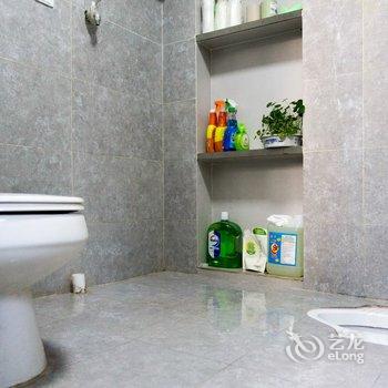 重庆夏朝霞公寓(芋荷村分店)酒店提供图片