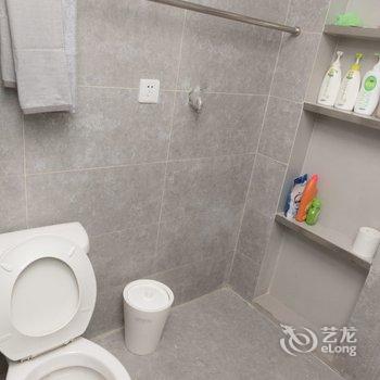 重庆夏朝霞公寓(芋荷村分店)酒店提供图片