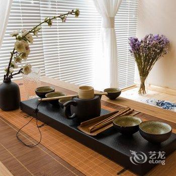 重庆夏朝霞公寓(芋荷村分店)酒店提供图片