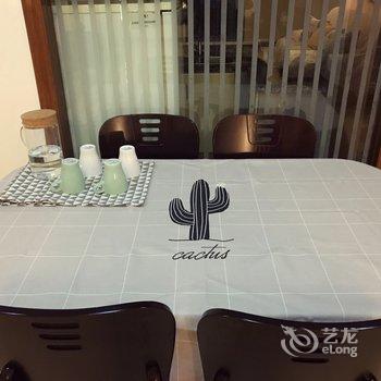 重庆姬娜娜公寓(八一路景观大道分店)酒店提供图片