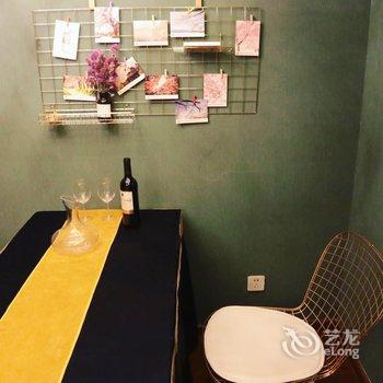 重庆雨墨民宿(沙坪公园-儿童乐园分店)酒店提供图片