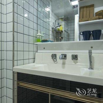 重庆薇疯徐徐徐公寓(美心洋人街-观光索道分店)酒店提供图片