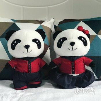 成都偏安人家公寓(全年红红木艺术馆分店)酒店提供图片