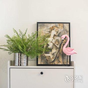 成都原上草(00130460)公寓(全年红红木艺术馆分店)酒店提供图片
