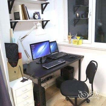 青岛黑白场公寓酒店提供图片