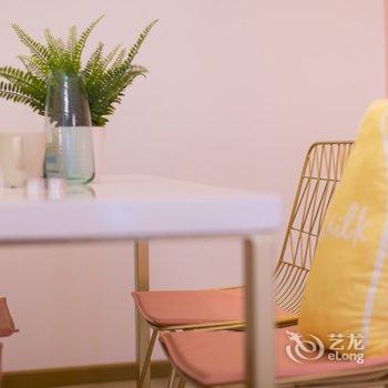 重庆梧栖公寓(中国历史文化名街雕塑分店)酒店提供图片