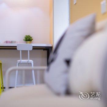 重庆梧栖公寓(中国历史文化名街雕塑分店)酒店提供图片