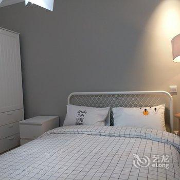 上海上海百年孤独千年一叹普通公寓(漕溪北路店)酒店提供图片