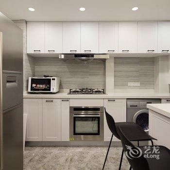 上海上海百年孤独千年一叹普通公寓(漕溪北路店)酒店提供图片