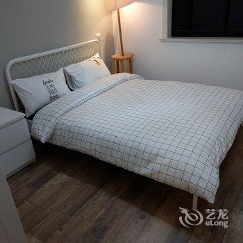 上海上海百年孤独千年一叹普通公寓(漕溪北路店)酒店提供图片