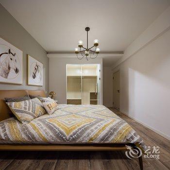 上海上海百年孤独千年一叹普通公寓(漕溪北路店)酒店提供图片