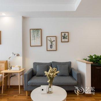 重庆小鸣公寓酒店提供图片