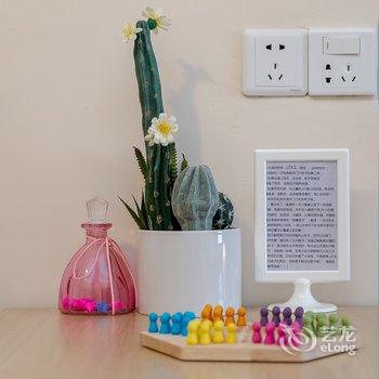 成都娜莎小屋公寓(全年红红木艺术馆分店)酒店提供图片