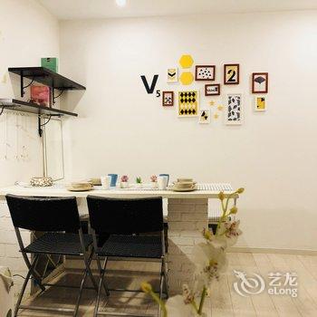 重庆猴儿公寓(龙塔村分店)酒店提供图片