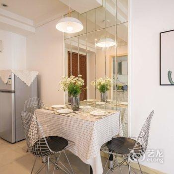 重庆叁什贰公寓(东水门分店)酒店提供图片