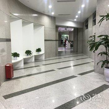 成都张黎公寓(全年红红木艺术馆分店)酒店提供图片