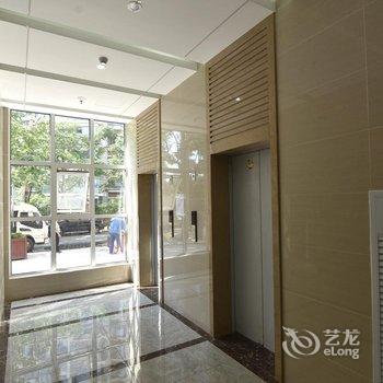柚子电竞酒店(青岛台东步行街店)酒店提供图片