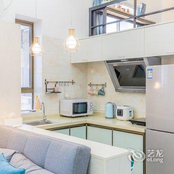 广州离岛空气特色民宿(中山五路分店)酒店提供图片