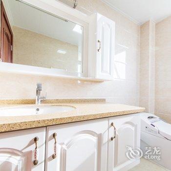 青岛途悦豪华度假公寓(崂山风景区小河东馨苑)(生态美术馆分店)酒店提供图片