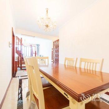 青岛途悦豪华度假公寓(崂山风景区小河东馨苑)(生态美术馆分店)酒店提供图片