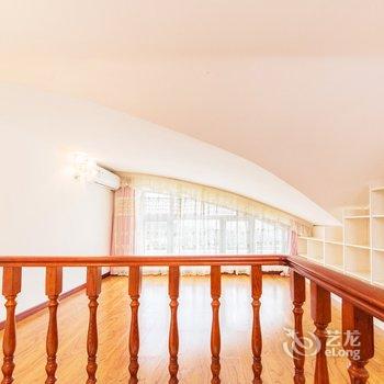 青岛途悦豪华度假公寓(崂山风景区小河东馨苑)(生态美术馆分店)酒店提供图片