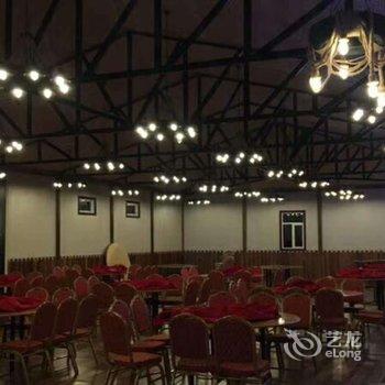 陈巴尔虎旗217房车露营基地酒店提供图片