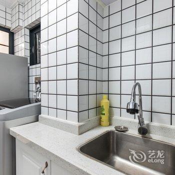 广州长隆旁地铁口洛可可之家公寓(禺西二路分店)酒店提供图片