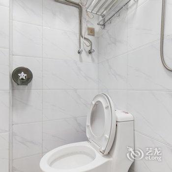 广州长隆旁地铁口洛可可之家公寓(禺西二路分店)酒店提供图片