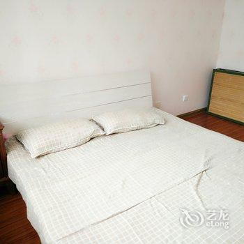 青岛金沙滩精装套三民宿酒店提供图片