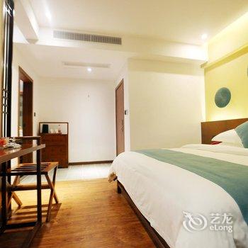 溪畔女儿家客栈(张家界千古情店)酒店提供图片