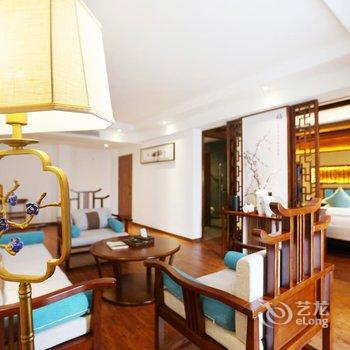 溪畔女儿家客栈(张家界千古情店)酒店提供图片