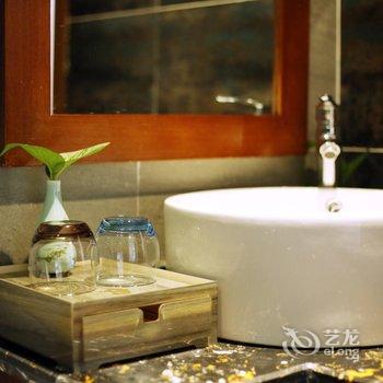 溪畔女儿家客栈(张家界千古情店)酒店提供图片