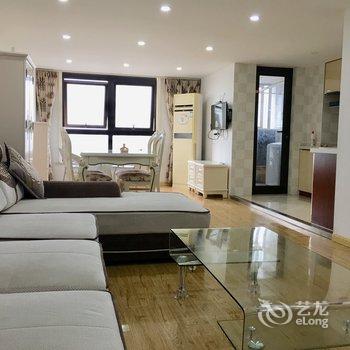 sunnywang0809公寓(上海周祝公路店)酒店提供图片
