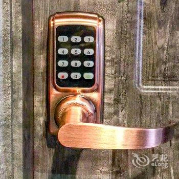 重庆请回答1993公寓(重庆大轰炸惨案遗址分店)酒店提供图片