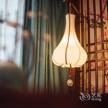 溪畔女儿家客栈(张家界千古情店)酒店提供图片