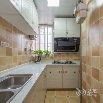 重庆零贰叁民宿酒店提供图片