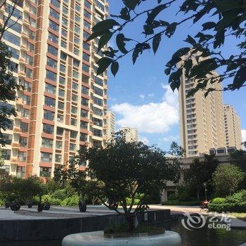 青岛过雨云公寓(金水路高架分店)酒店提供图片