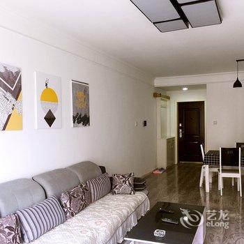 青岛过雨云公寓(金水路高架分店)酒店提供图片