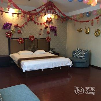 济南欧乐堡边上的安静小屋酒店提供图片