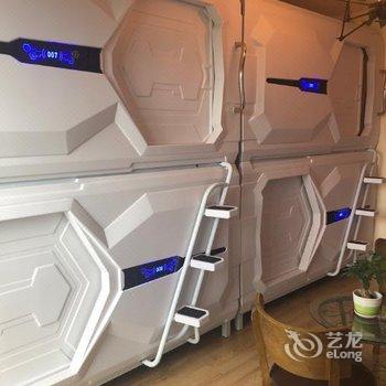 成都自由度太空舱青年旅舍酒店提供图片