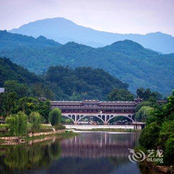 青城山·瓶庐·私汤影院度假别墅(青城山高铁站店)酒店提供图片