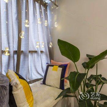 成都雨雨公寓(福善莲根禅文化艺术馆分店)酒店提供图片