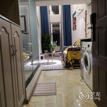 重庆夜漠公寓(8号店)酒店提供图片