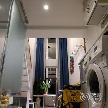 重庆夜漠公寓(8号店)酒店提供图片